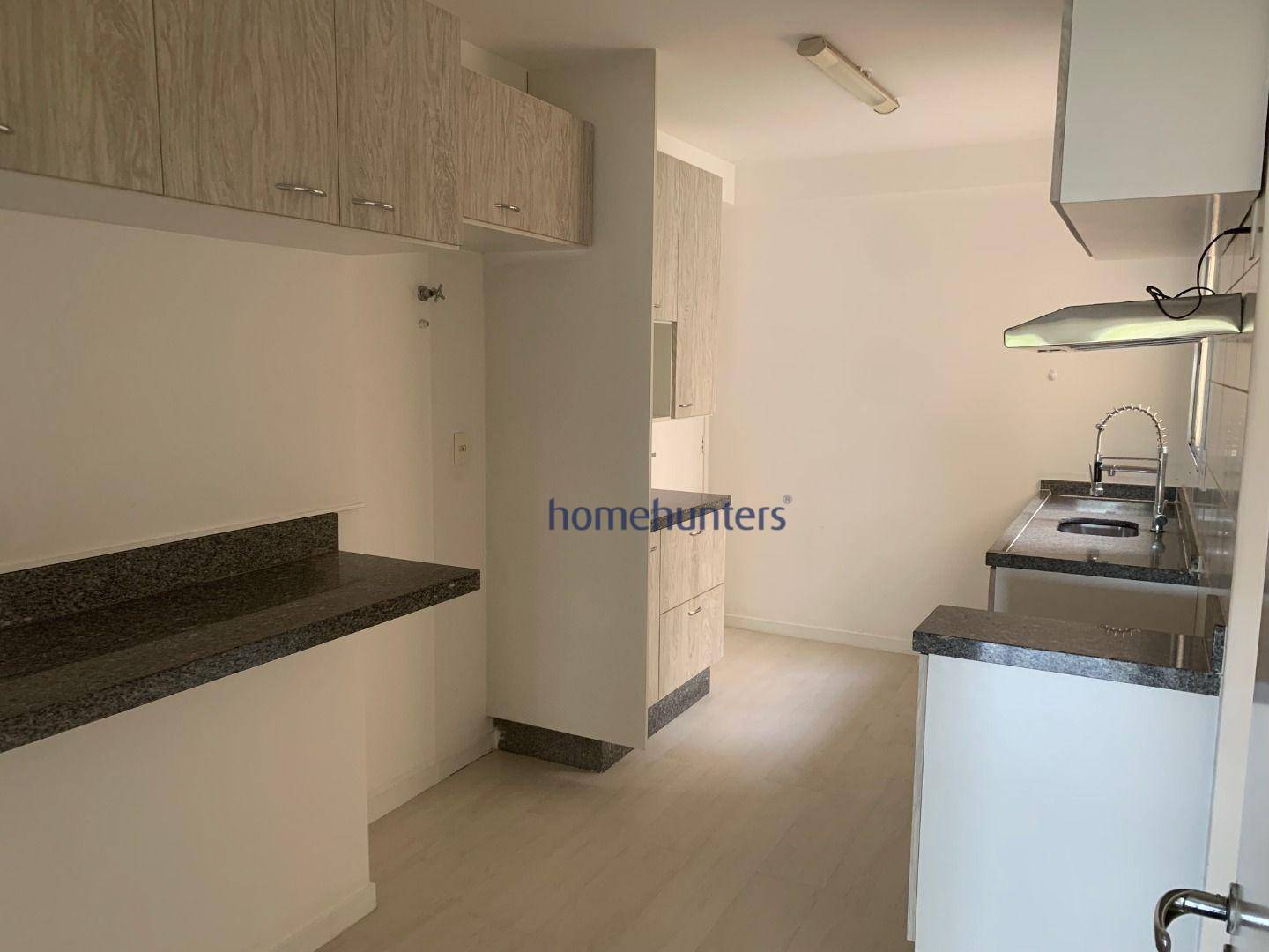 Apartamento à venda com 3 quartos, 140m² - Foto 9