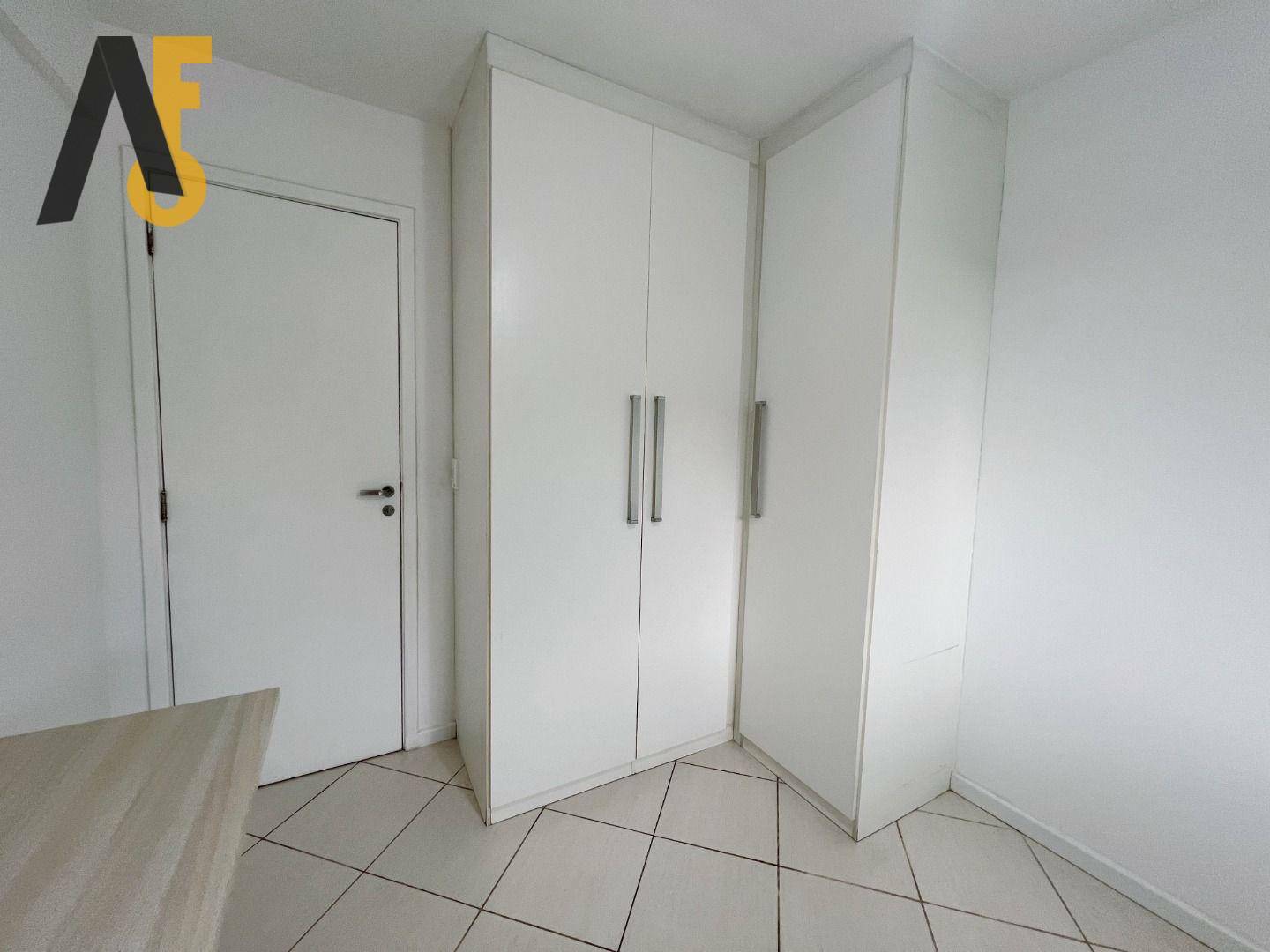 Apartamento à venda com 2 quartos, 80m² - Foto 28