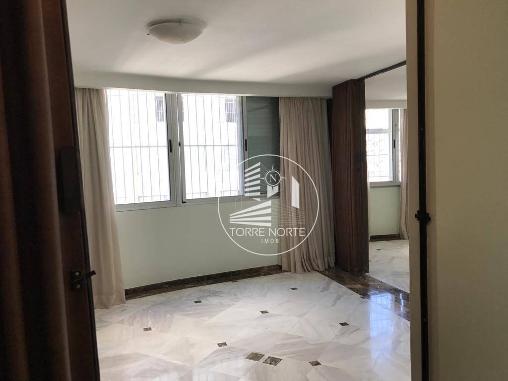 Apartamento para alugar com 3 quartos, 188m² - Foto 3