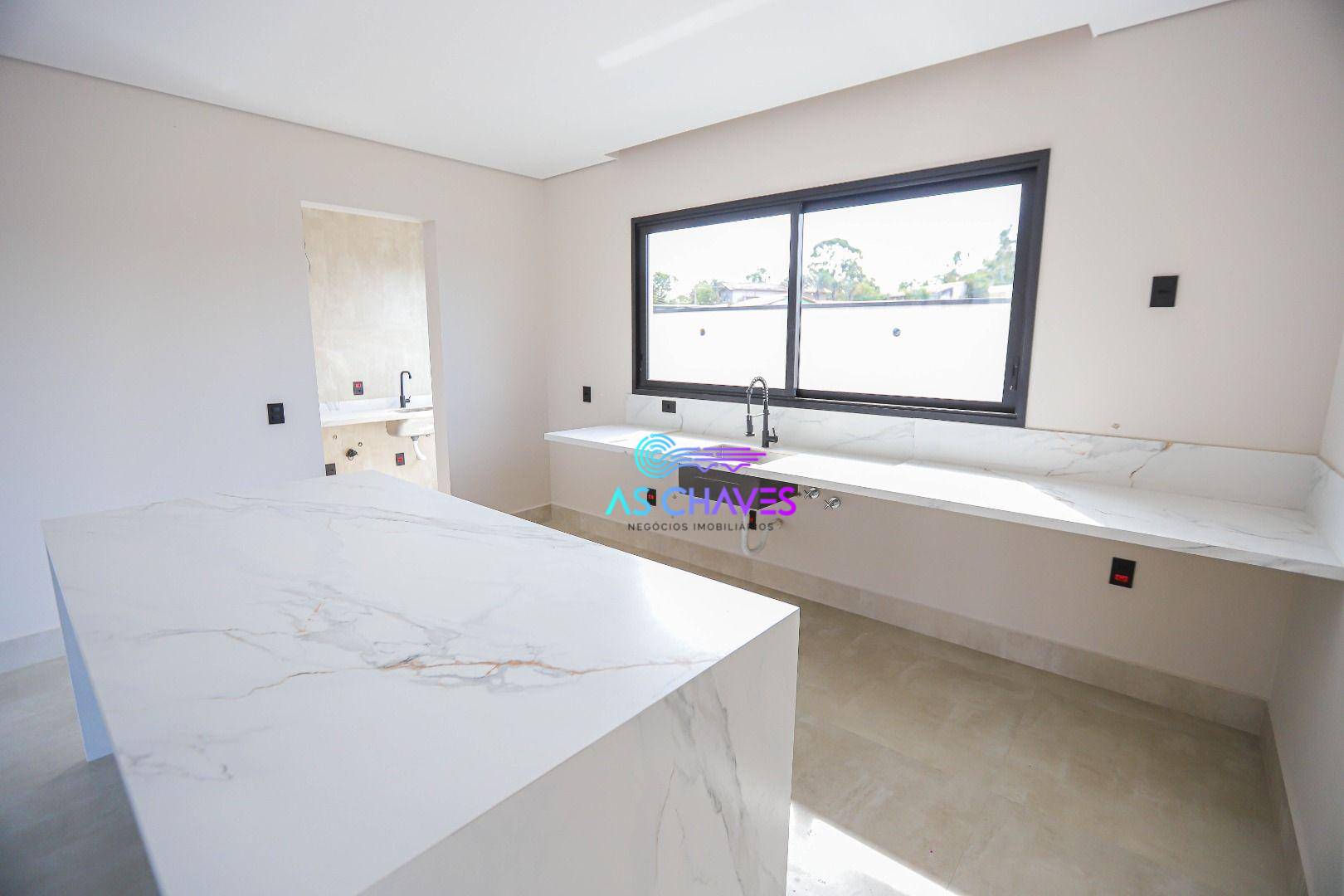 Casa de Condomínio à venda com 4 quartos, 380m² - Foto 9