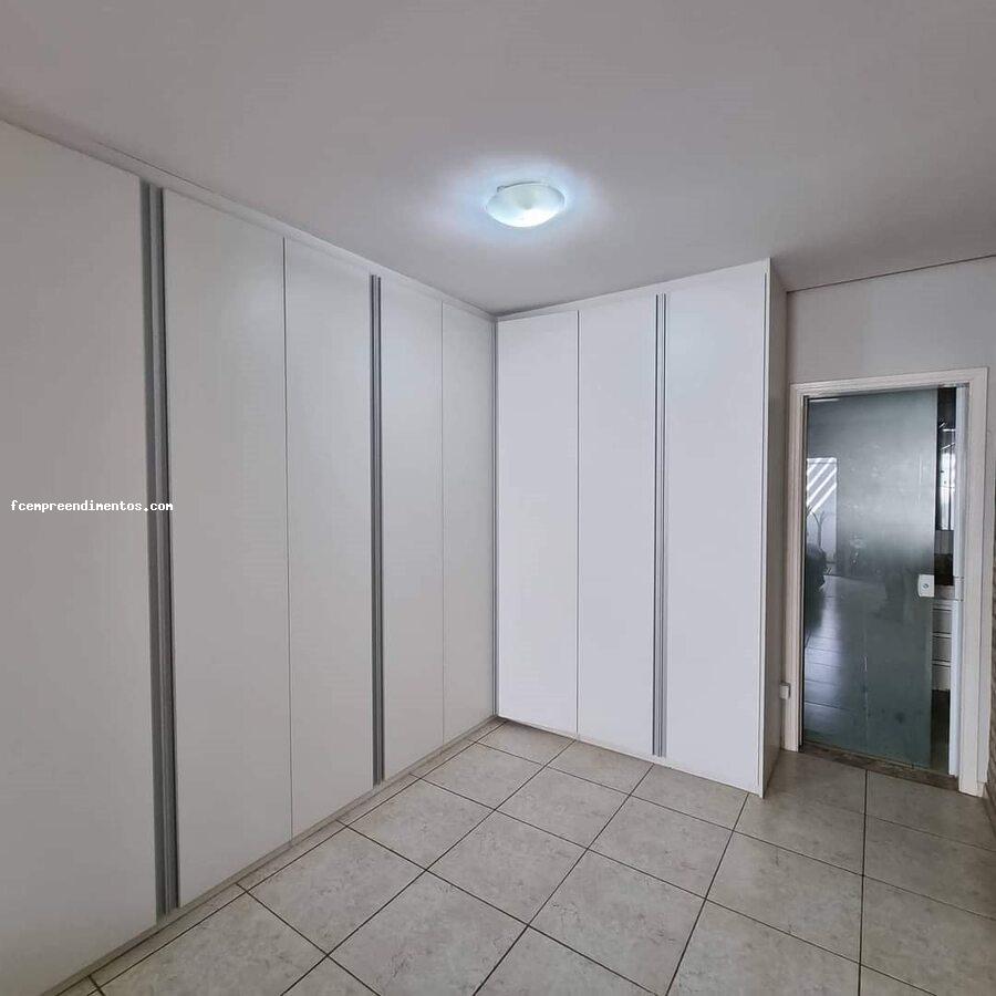 Casa à venda com 4 quartos, 220m² - Foto 6