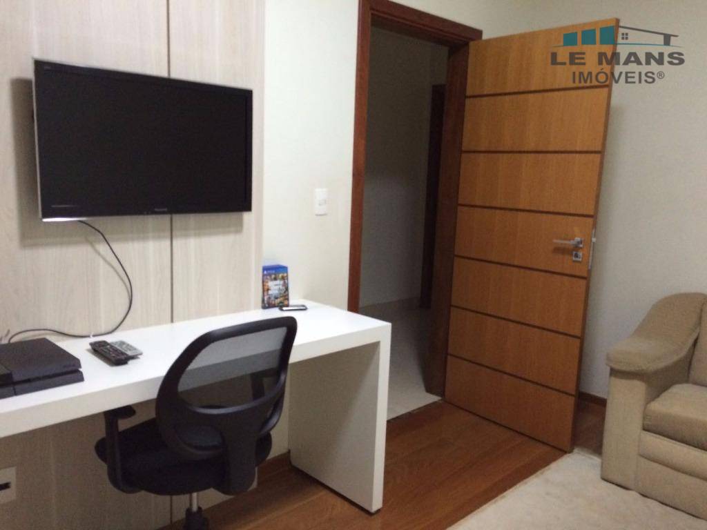 Apartamento à venda com 3 quartos, 140m² - Foto 13