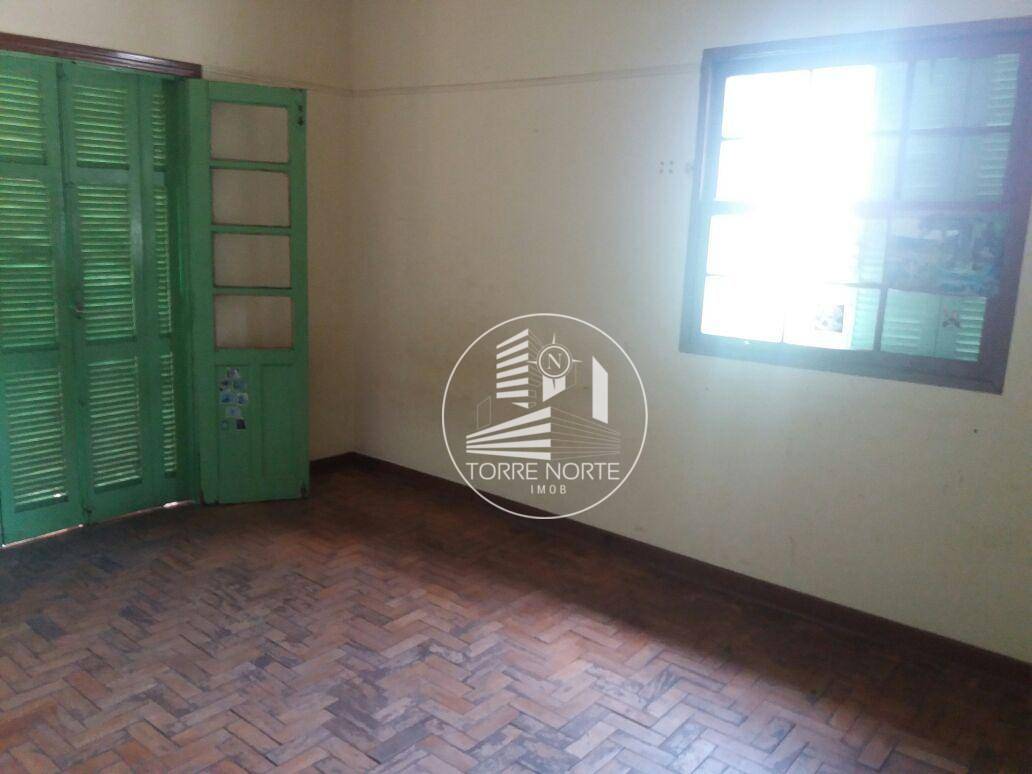 Casa à venda com 2 quartos, 320m² - Foto 5