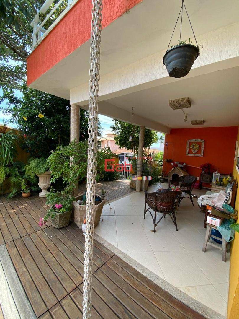 Casa de Condomínio à venda com 4 quartos, 232m² - Foto 2