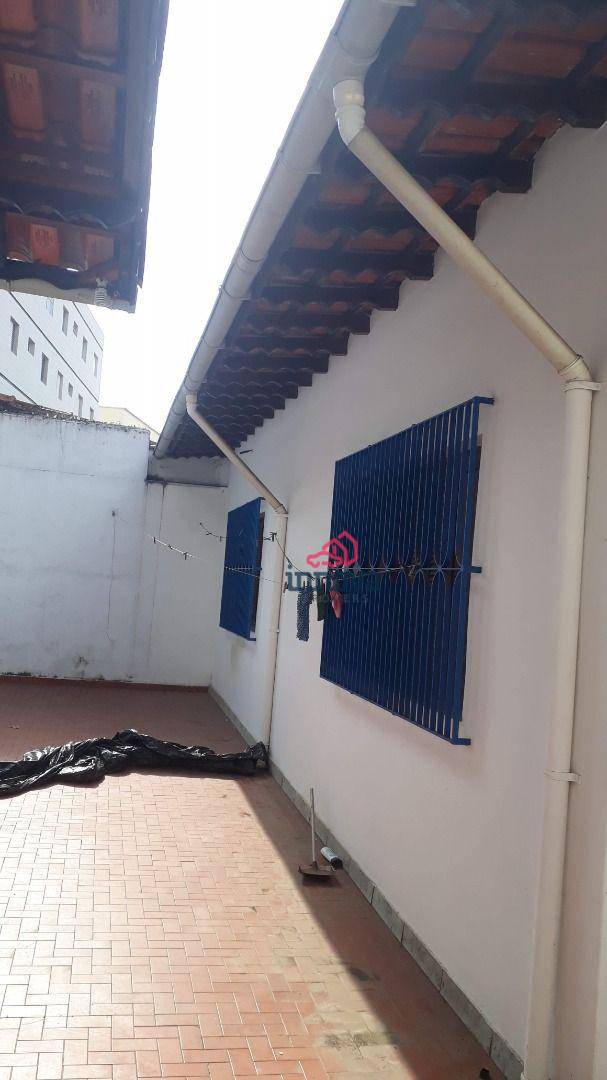 Sobrado à venda com 3 quartos, 276m² - Foto 3