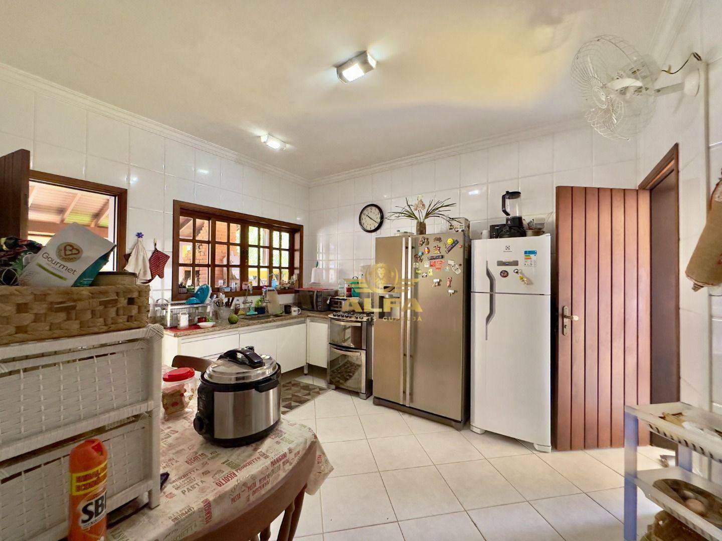 Casa de Condomínio à venda com 4 quartos, 250m² - Foto 9