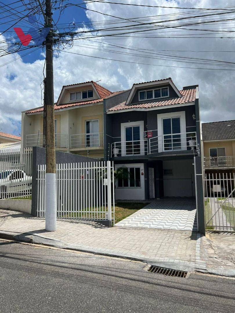 Sobrado à venda com 3 quartos, 180m² - Foto 1