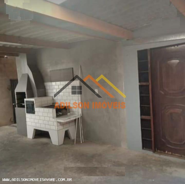 Casa à venda com 4 quartos, 200m² - Foto 1