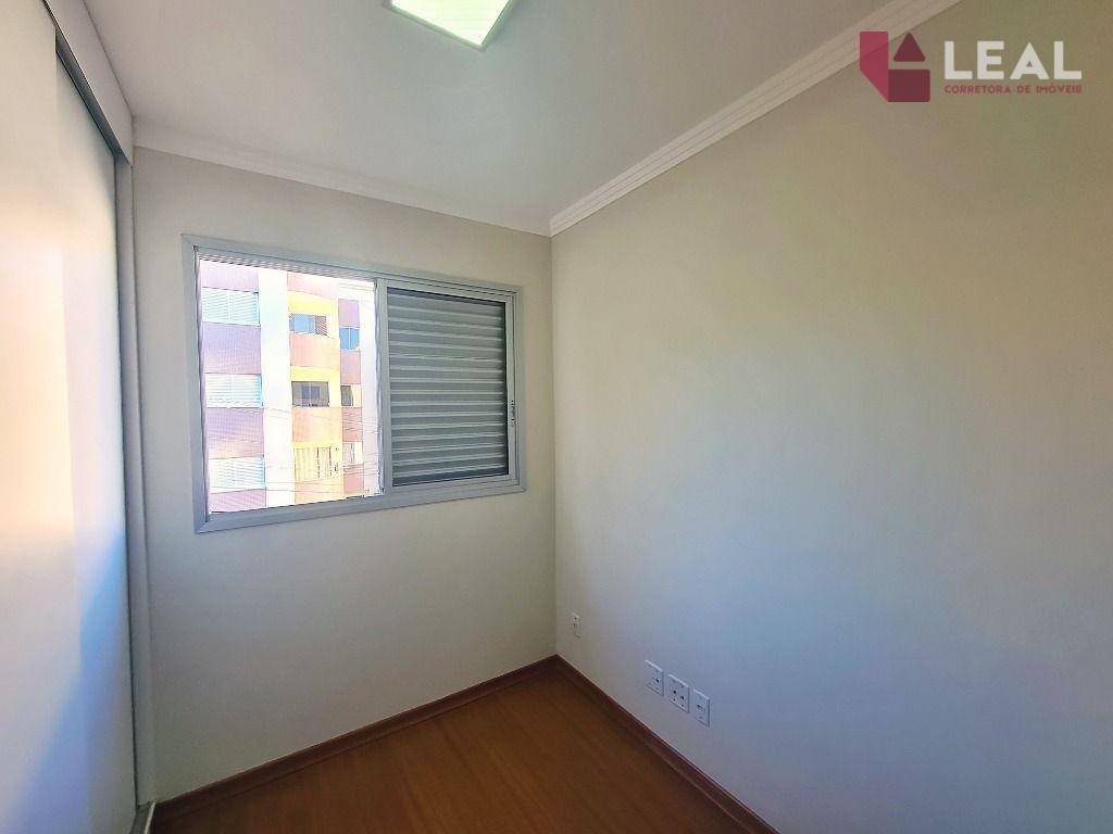 Apartamento para alugar com 2 quartos, 60m² - Foto 11