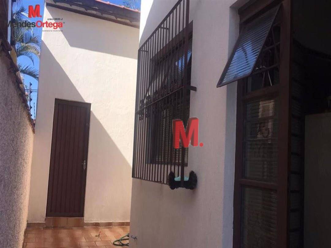 Casa à venda com 2 quartos, 208m² - Foto 9