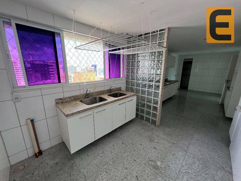 Apartamento à venda com 3 quartos, 260m² - Foto 32