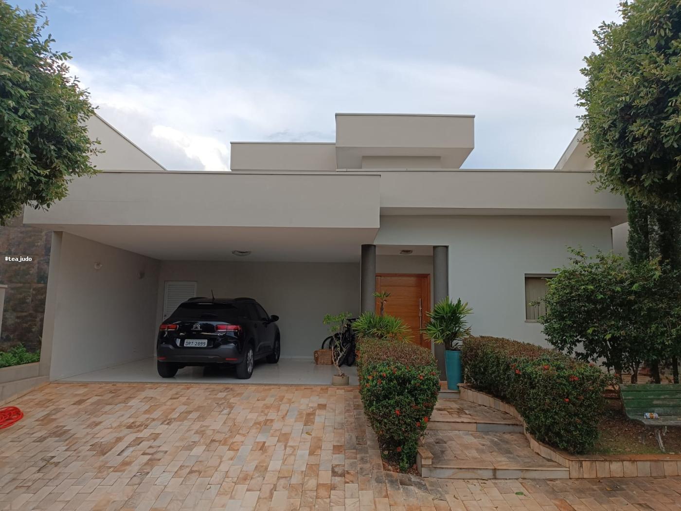 Casa à venda com 3 quartos, 360m² - Foto 1