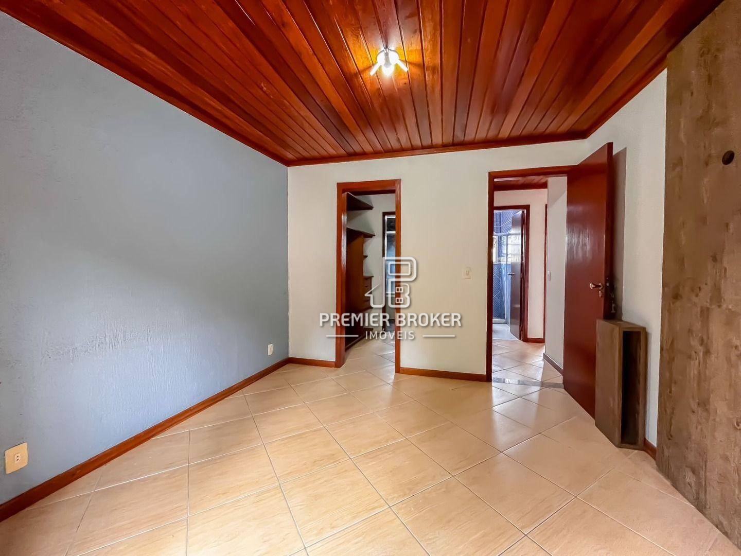 Casa à venda com 3 quartos, 220m² - Foto 16