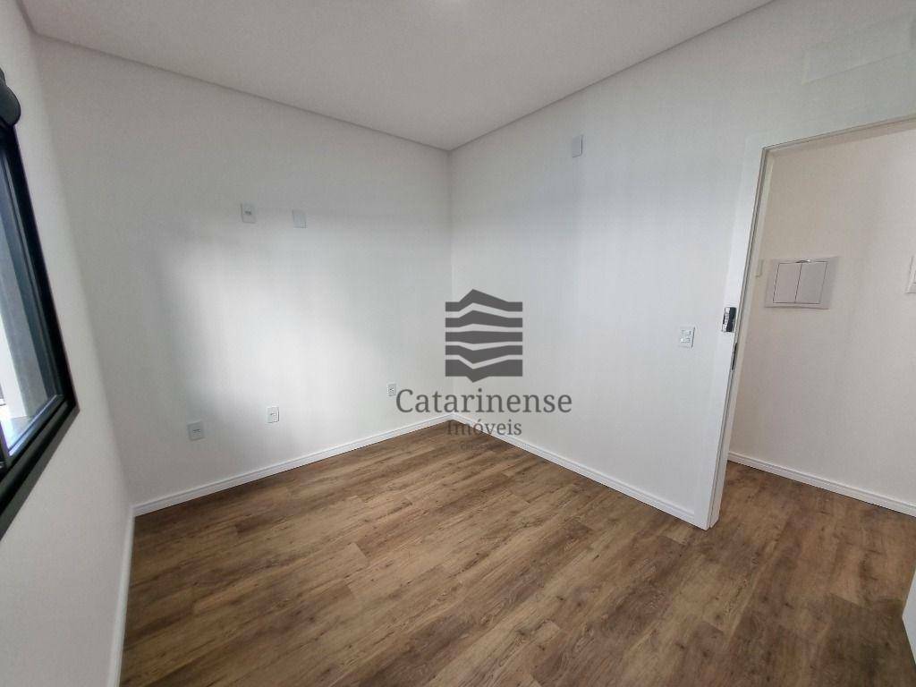 Casa à venda com 3 quartos, 202m² - Foto 23