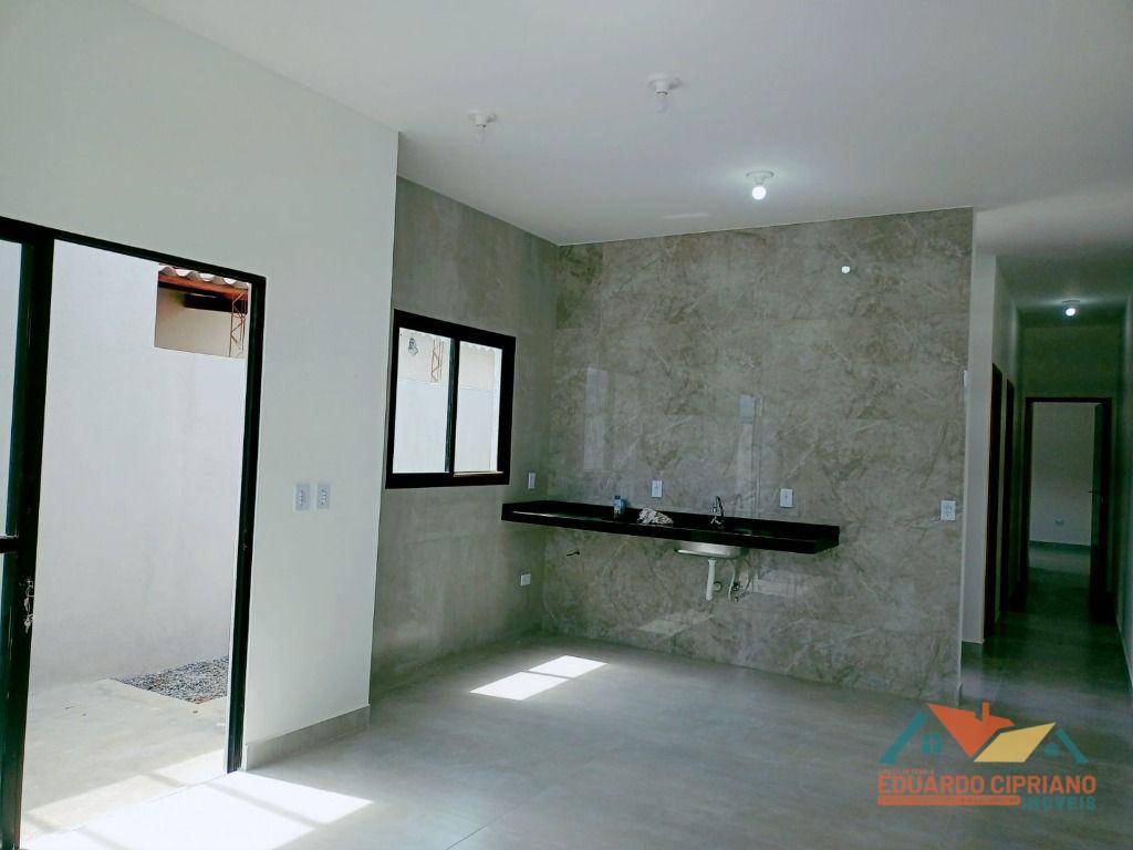 Casa à venda com 2 quartos, 60m² - Foto 6