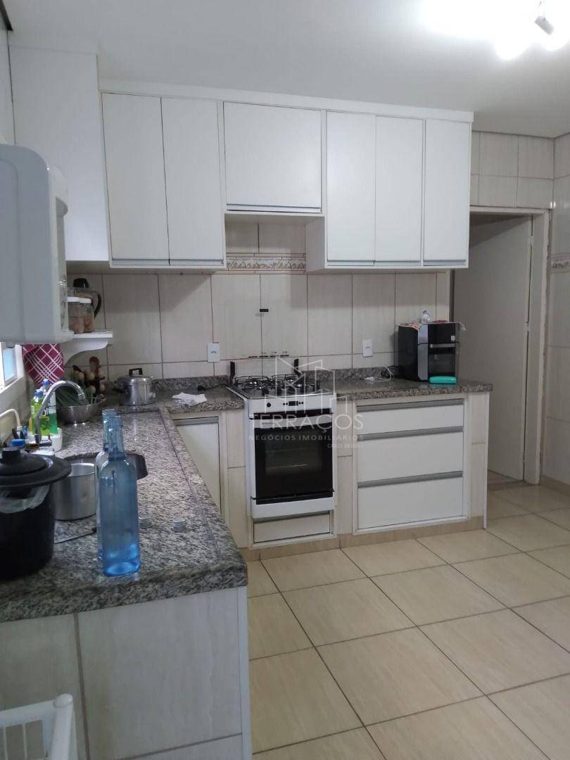 Casa à venda com 3 quartos, 190m² - Foto 13