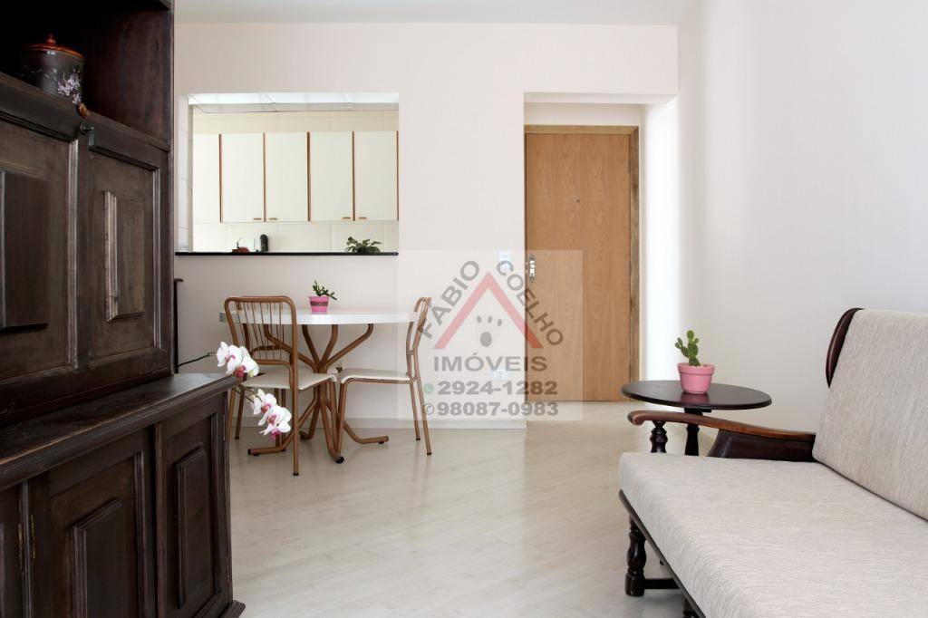 Apartamento à venda com 2 quartos, 65m² - Foto 2