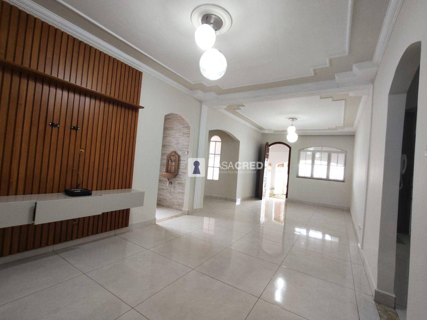 Casa, 3 quartos, 288 m² - Foto 1