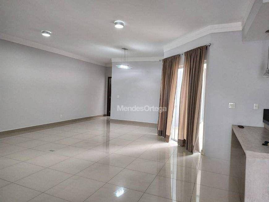 Casa à venda com 3 quartos, 242m² - Foto 2