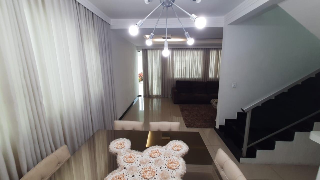 Casa à venda com 4 quartos, 360m² - Foto 4