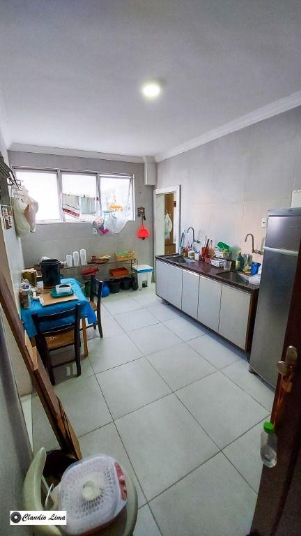 Apartamento à venda com 4 quartos, 240m² - Foto 17