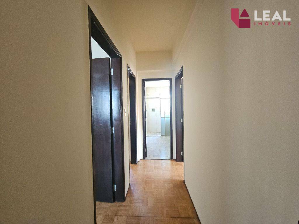 Apartamento para alugar com 3 quartos, 110m² - Foto 10