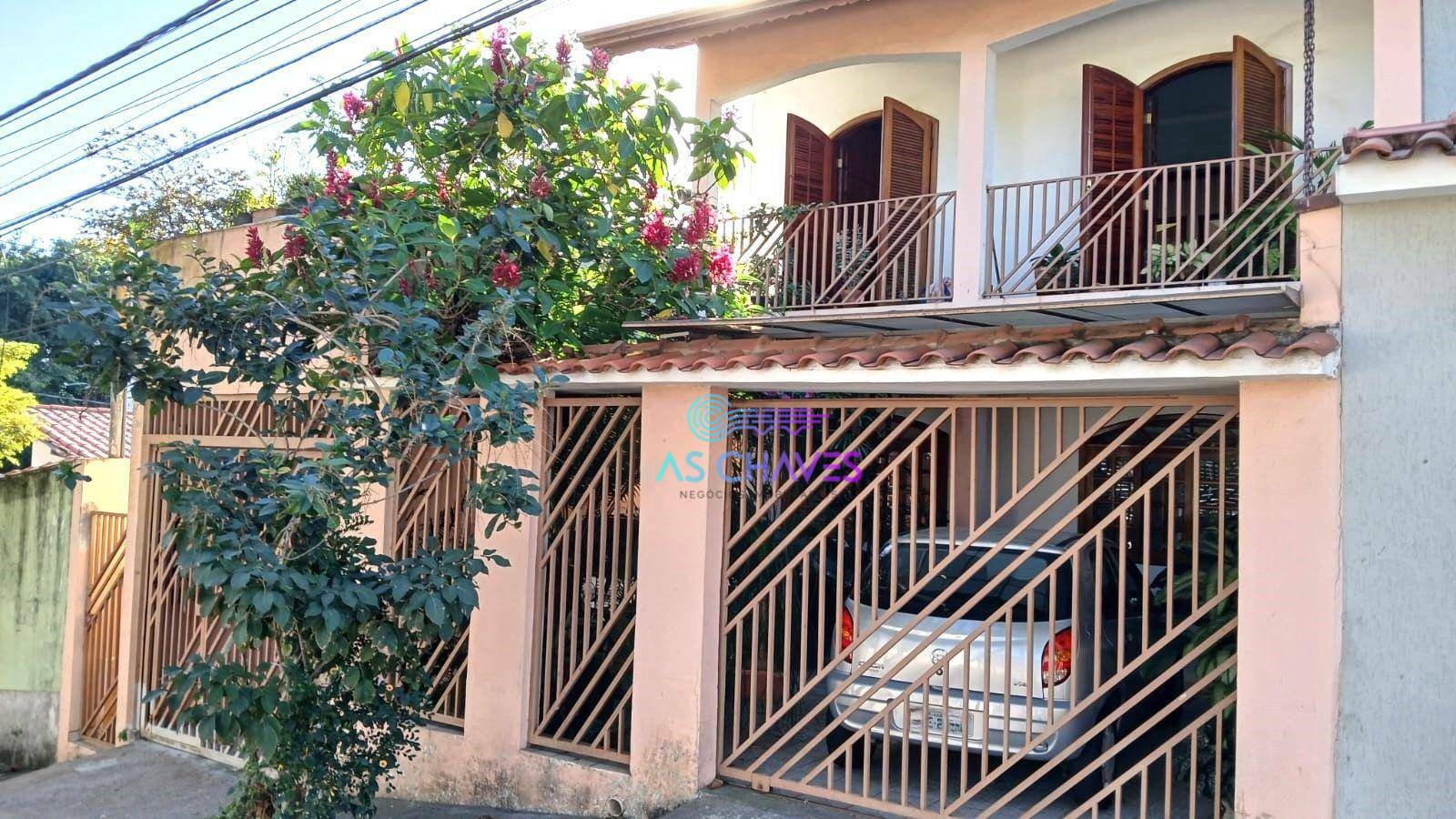 Casa, 4 quartos, 234 m² - Foto 1