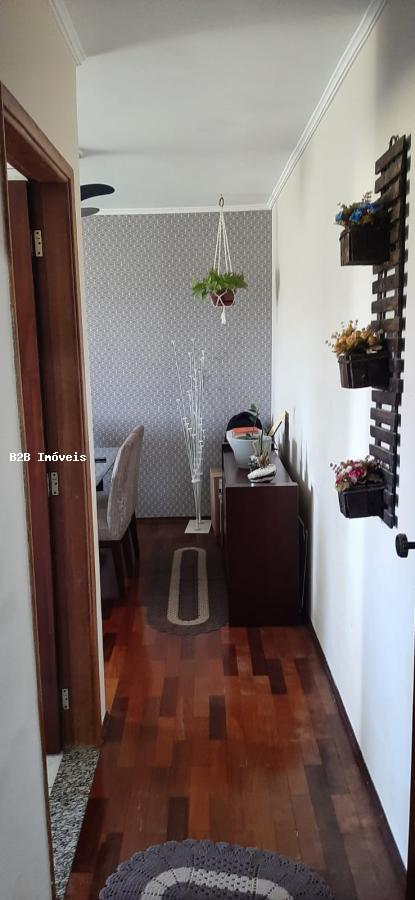 Apartamento à venda com 2 quartos, 64m² - Foto 3