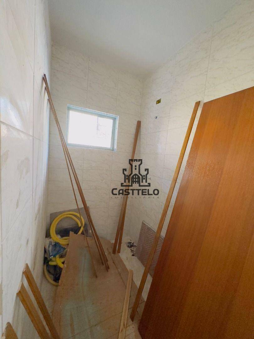 Casa à venda com 2 quartos, 70m² - Foto 5