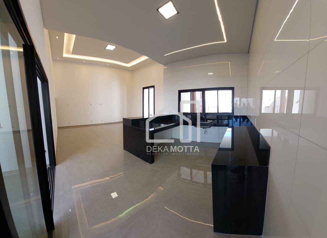 Casa à venda com 3 quartos, 180m² - Foto 1