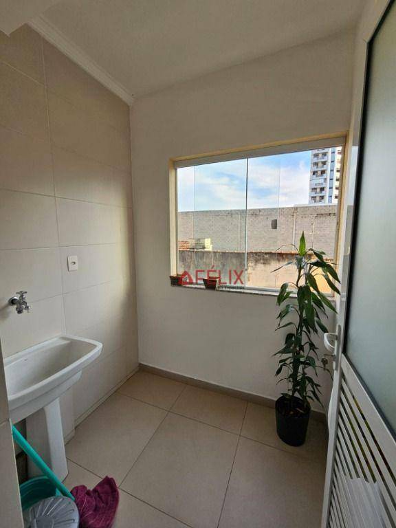 Apartamento à venda com 2 quartos, 67m² - Foto 13