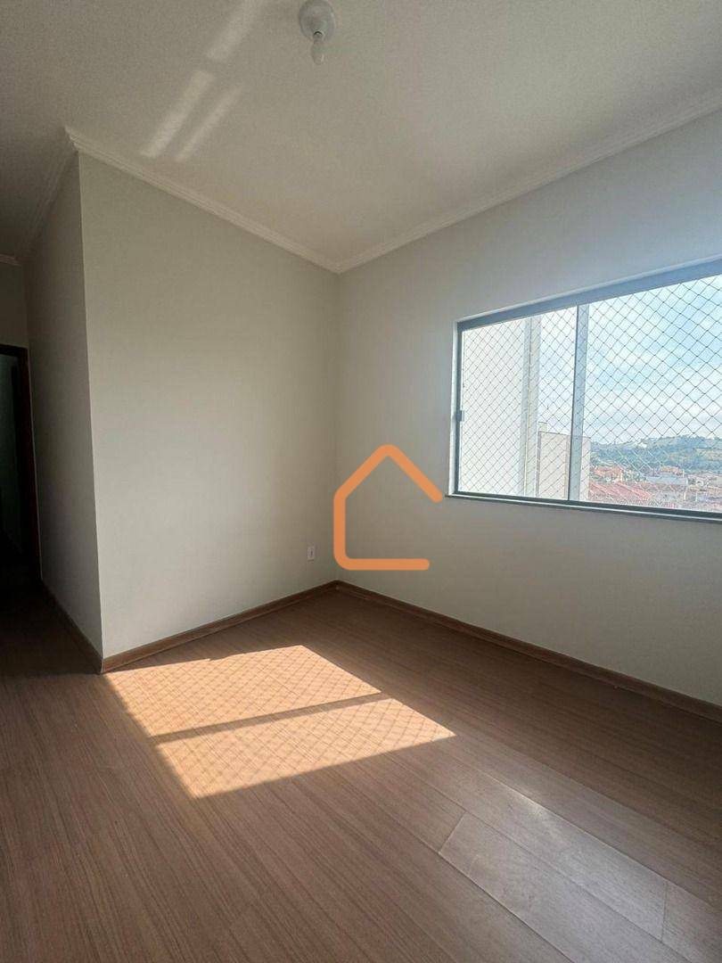 Apartamento à venda com 2 quartos, 75m² - Foto 9