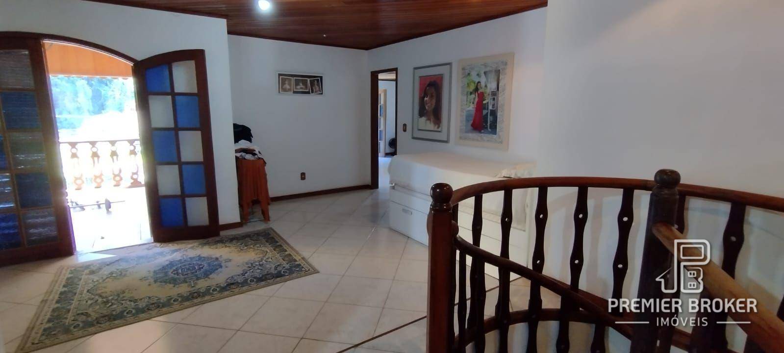 Casa à venda com 6 quartos, 338m² - Foto 32