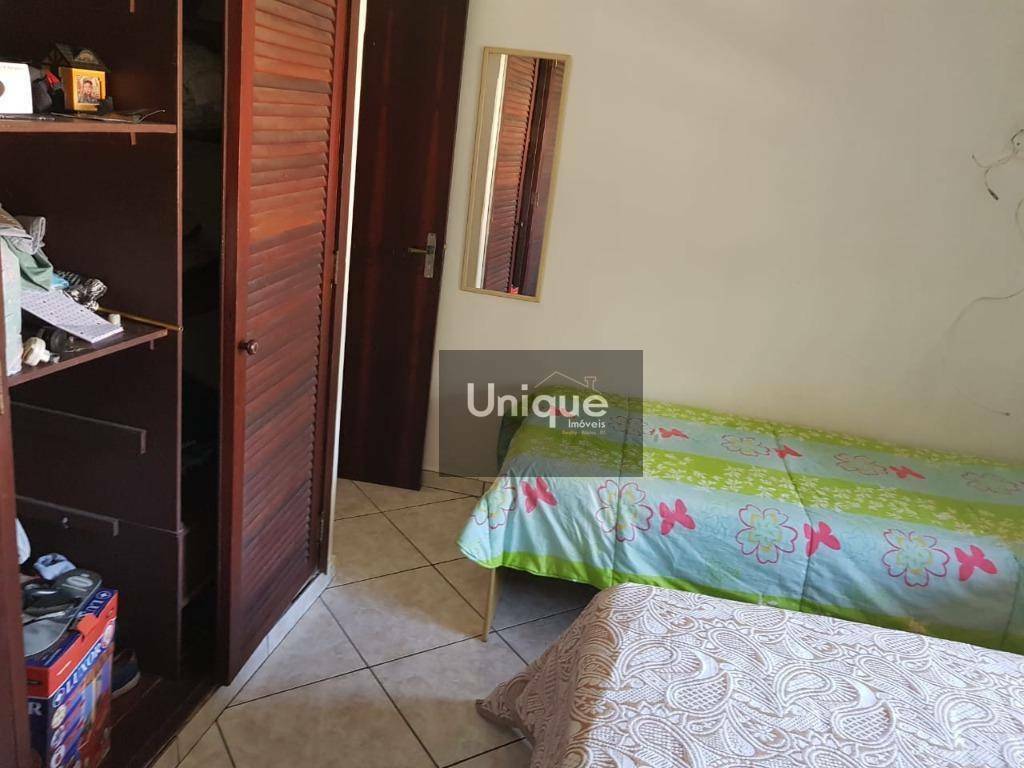 Casa à venda com 4 quartos, 180m² - Foto 13