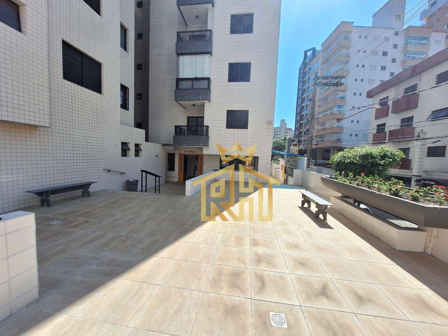 Apartamento à venda com 1 quarto, 45m² - Foto 32