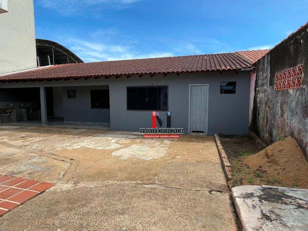 Casa para alugar com 4 quartos, 200m² - Foto 30