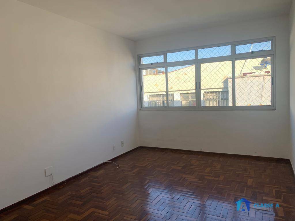 Apartamento à venda com 3 quartos, 134m² - Foto 1