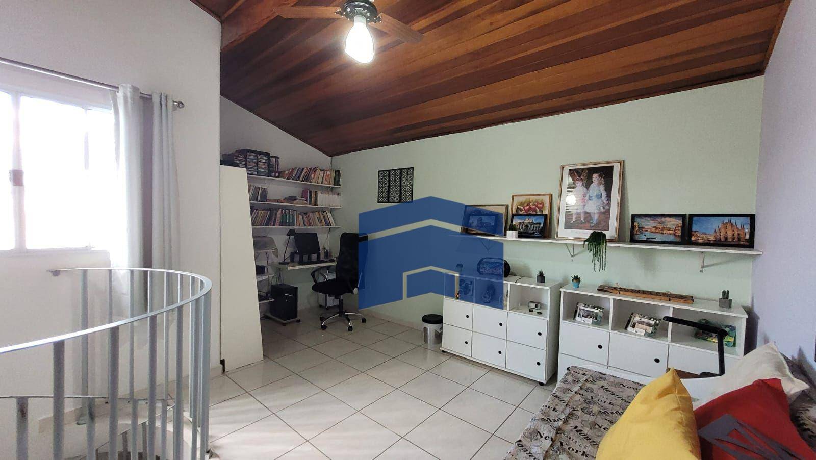 Casa à venda com 3 quartos, 155m² - Foto 4