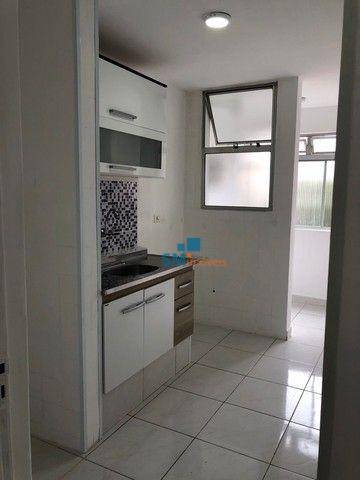 Apartamento à venda com 2 quartos, 56m² - Foto 3