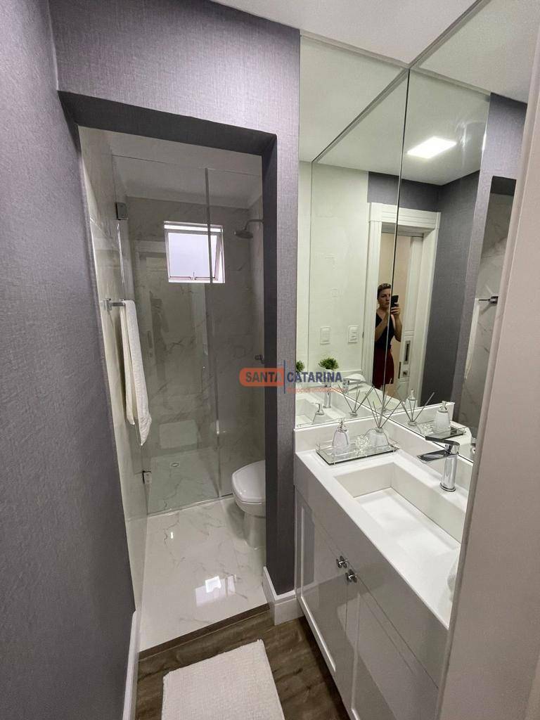 Apartamento à venda com 4 quartos, 225m² - Foto 13