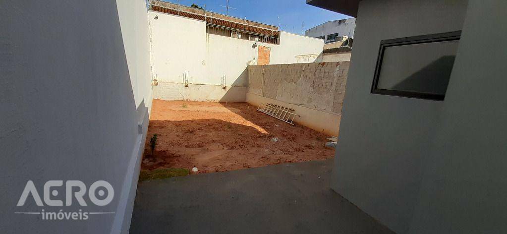 Casa à venda com 3 quartos, 95m² - Foto 22