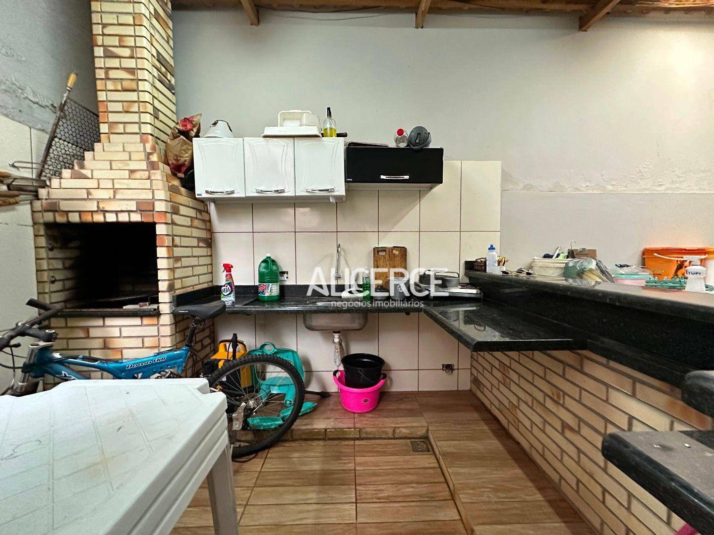 Casa à venda com 3 quartos, 90m² - Foto 22