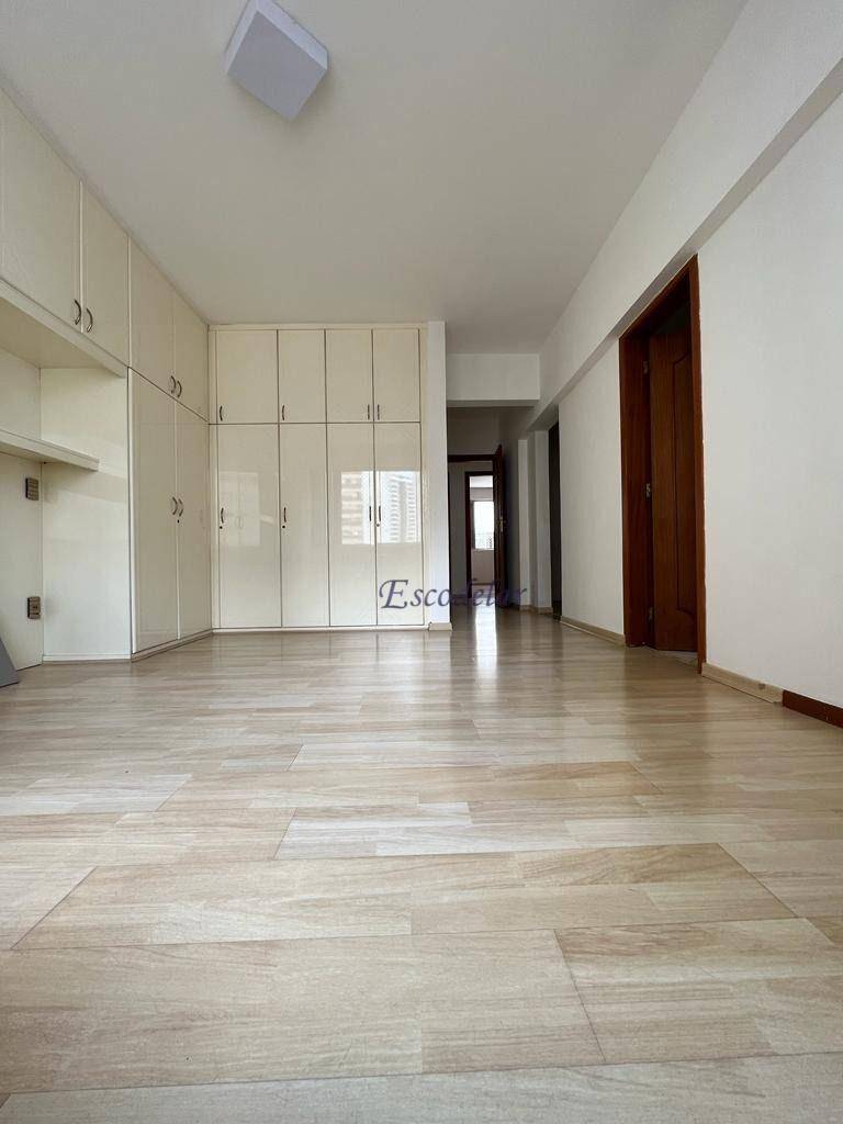 Apartamento à venda com 3 quartos, 200m² - Foto 2