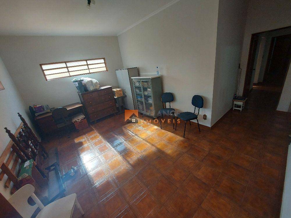 Casa à venda com 3 quartos, 226m² - Foto 7