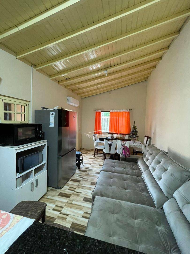 Casa à venda com 4 quartos, 162m² - Foto 1