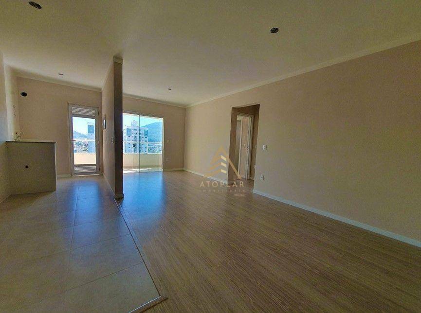 Apartamento à venda com 2 quartos, 70m² - Foto 2