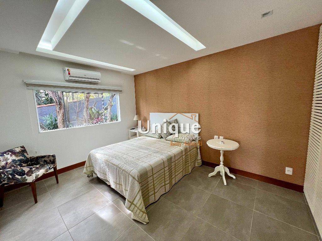 Casa à venda com 4 quartos, 356m² - Foto 12