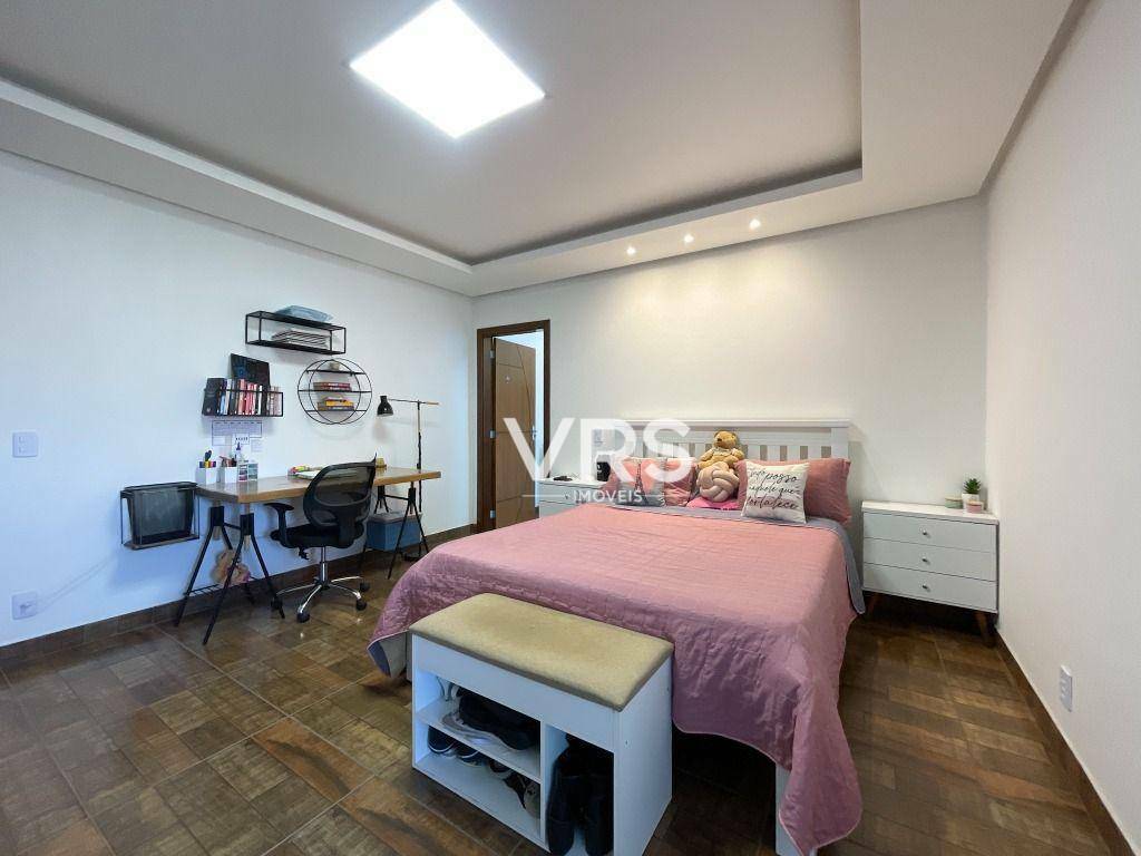 Casa de Condomínio à venda com 4 quartos, 450m² - Foto 26