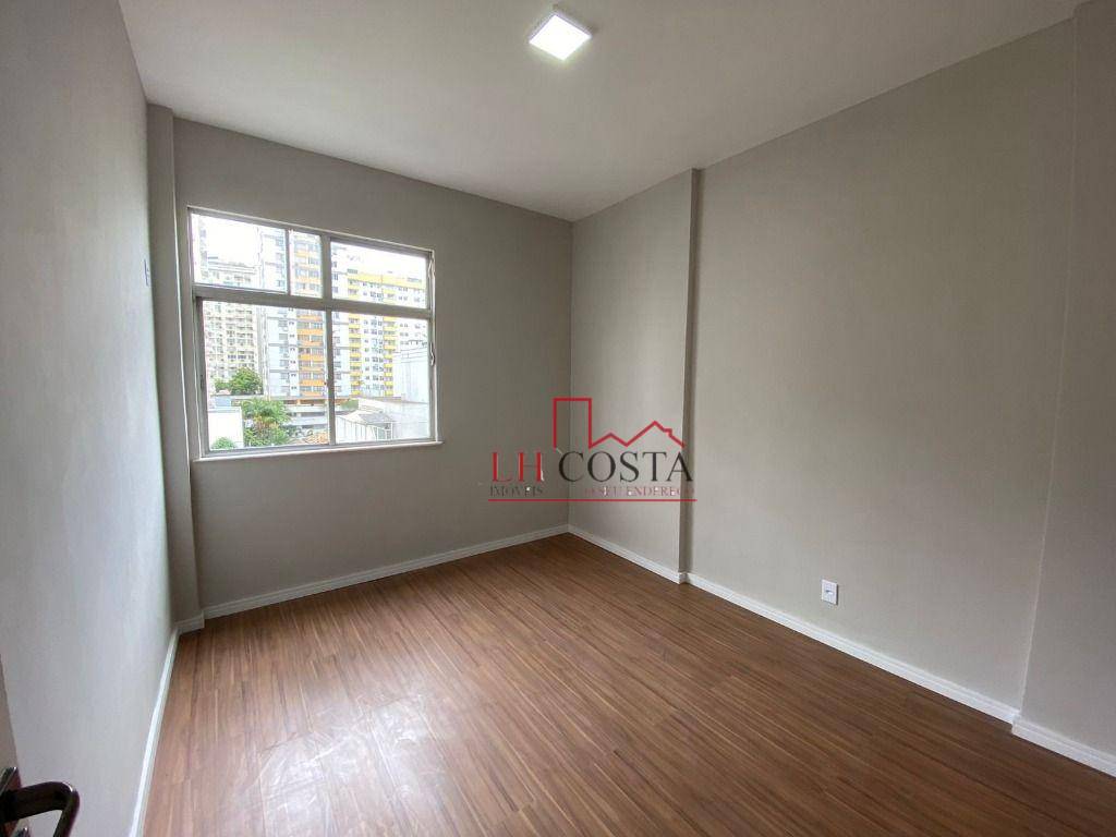 Apartamento à venda com 2 quartos, 75m² - Foto 7