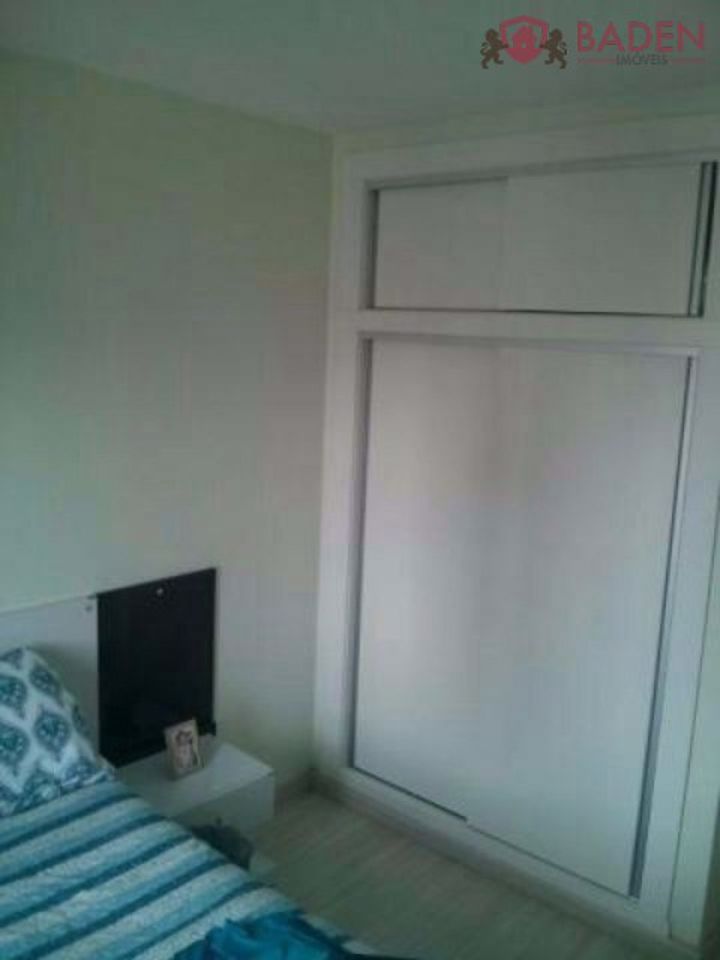 Apartamento à venda com 2 quartos, 80m² - Foto 11